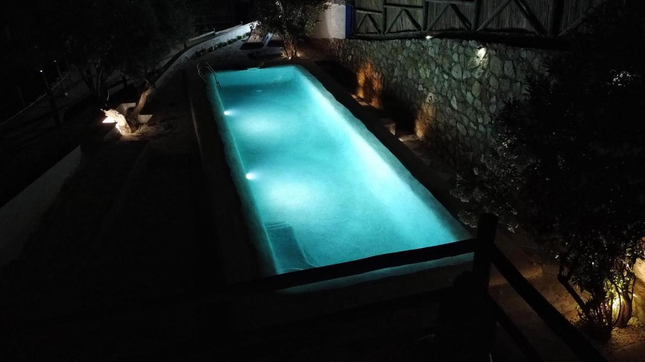 Villa For 4 With A Private Pool & Garden Bedar Exterior photo